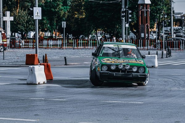 Voyager facilement avec une voiture à louer à montpellier